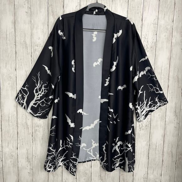Spooky Bat Halloween Black White Short Sleeve Open Style Robe Large - Picture 1 of 6